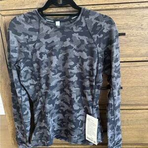lululemon athletica women’s Gray Camo Long Sleeve Shirt